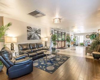 Rodeway Inn & Suites - Colton - Lobby