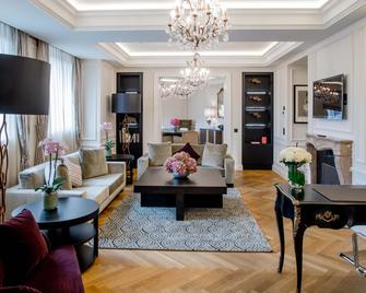 Hotel Schweizerhof Bern & Spa - Bern - Living room