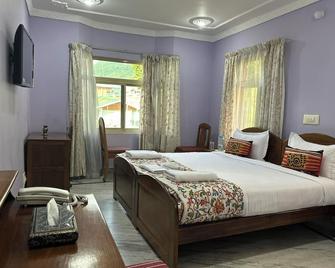 Jan Mahal - Srinagar - Bedroom
