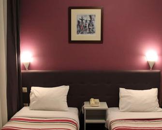 Yasha Hotel - Luxembourg - Bedroom