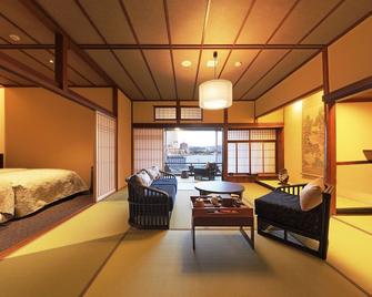 皆美館 - 松江市 - リビングルーム