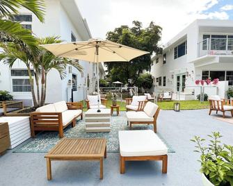 Aqua Hotel - Fort Lauderdale - Patio