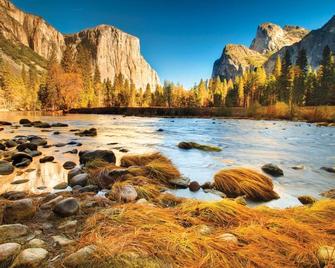 โยเซมิตี แวลเลย์ ลอดจ์ - Yosemite Valley - ชายหาด
