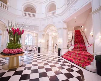 Rizal Park Hotel - Manila - Lobby