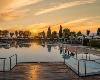 Hotel Caesius Thermae & Spa Resort - Bardolino - Pool