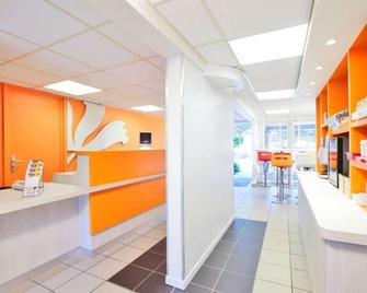 Hôtel Première Classe Toulouse Nord - Sesquières - Toulouse - Front desk