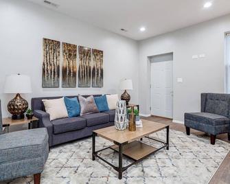 2 New Construction Suites Same Place - Chicago - Sala de estar