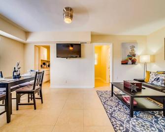 ️#2: Brand New, 1BR apt, Private Patio - Fort Lauderdale - Comedor