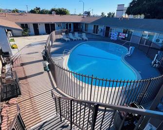 Lanai Motel - Alhambra - Pool