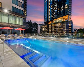 Cambria Hotel Austin Downtown - Austin - Bazén
