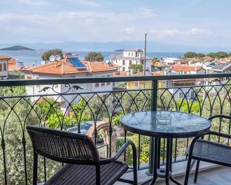 Nilüfer Butik Otel - Ayvalık - Balkon
