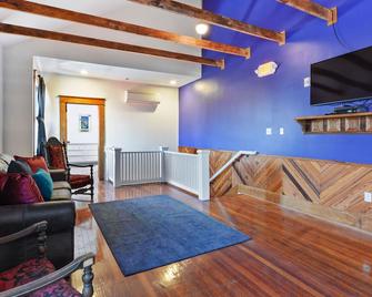 Prime Location! Entrance of Frenchmen! - Nueva Orleans - Sala de estar