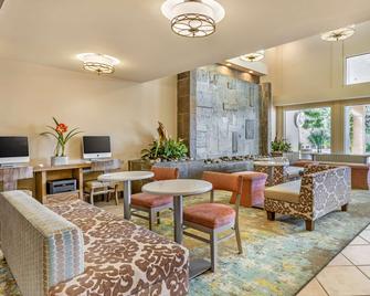 Best Western Plus Monterey Inn - Monterey - Lounge