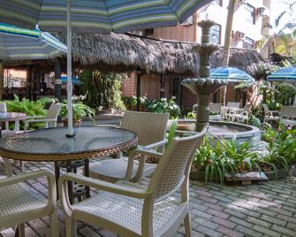 Hotel Arazá - Lago Agrio - Nueva Loja - Patio